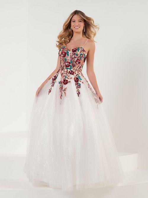 Studio 17 Prom (12881) Spring 2022