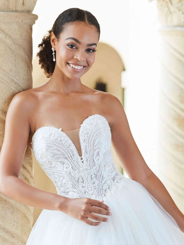 Christina Wu Brides (15837) 2023