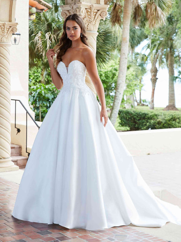 Christina Wu Brides (15845) 2023