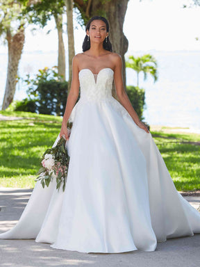 Christina Wu Brides (15845) 2023